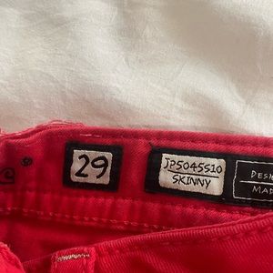 Miss me skinny jeans. Good condition, smoke free/cat free home.